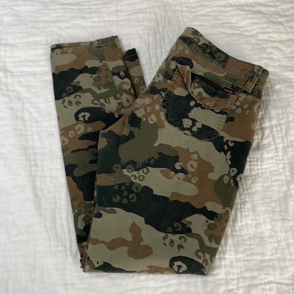 Volcom Camo Jeans size 9 W29 - Picture 3 of 6
